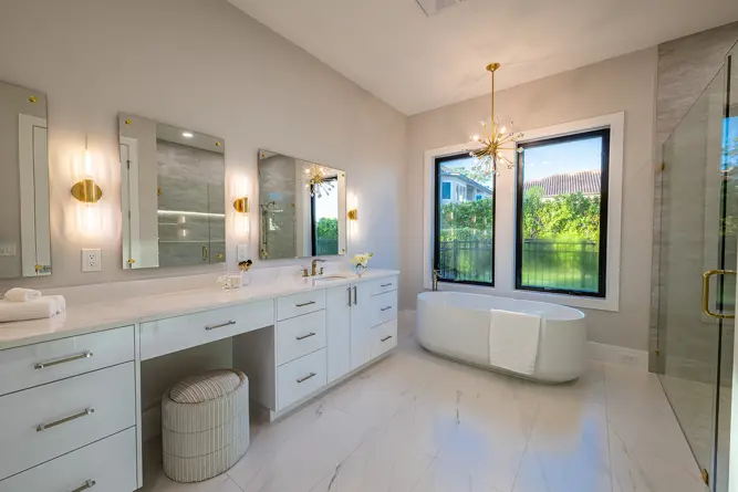 Chapman Oaks Owners Bath