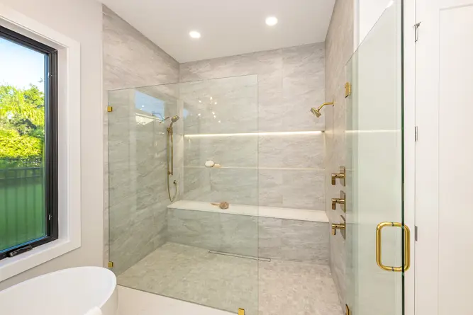 Chapman Oaks Owners Bath Shower